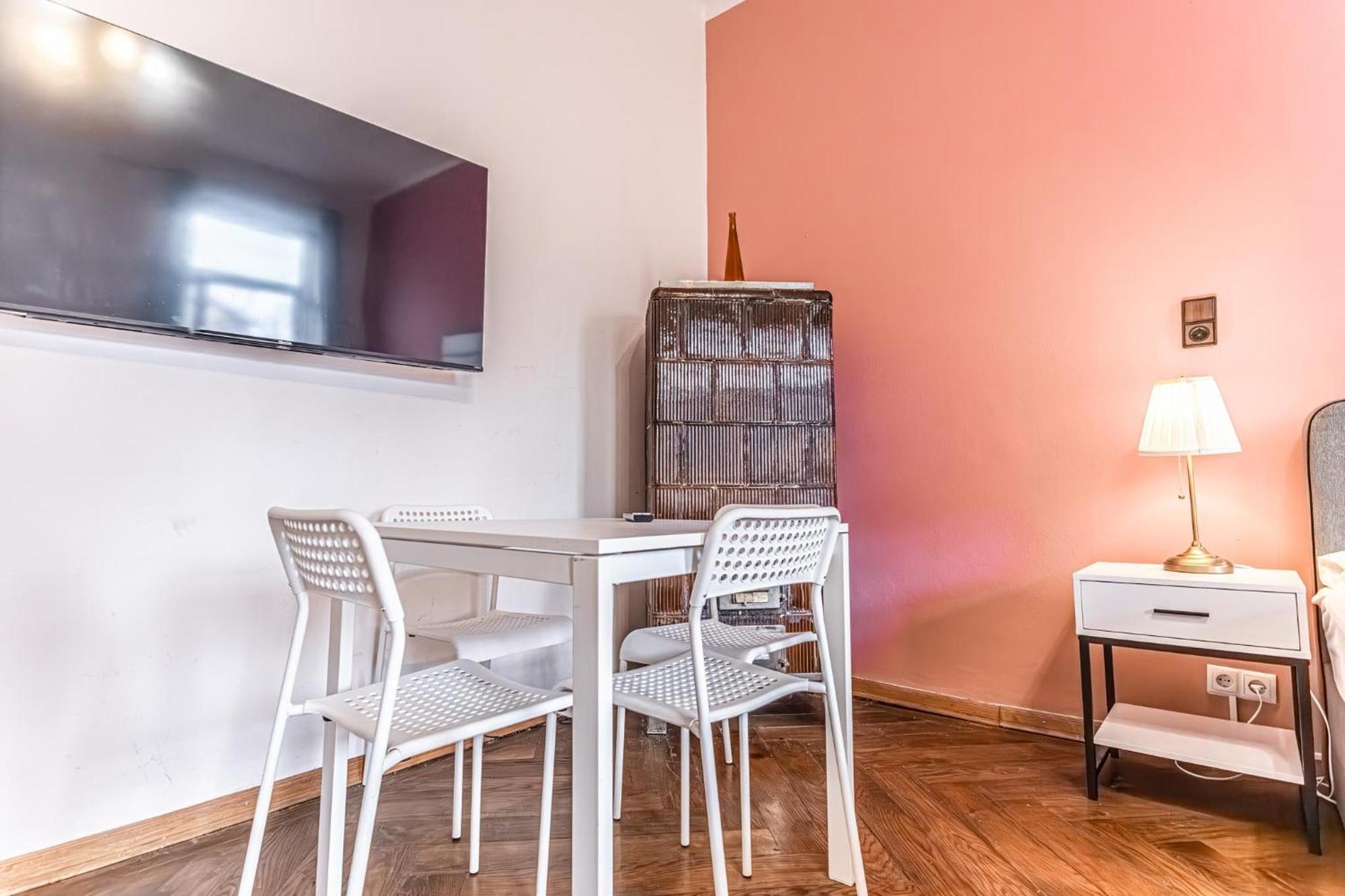 Apartment Lovely 1br Apt. Near Akh Hospital *